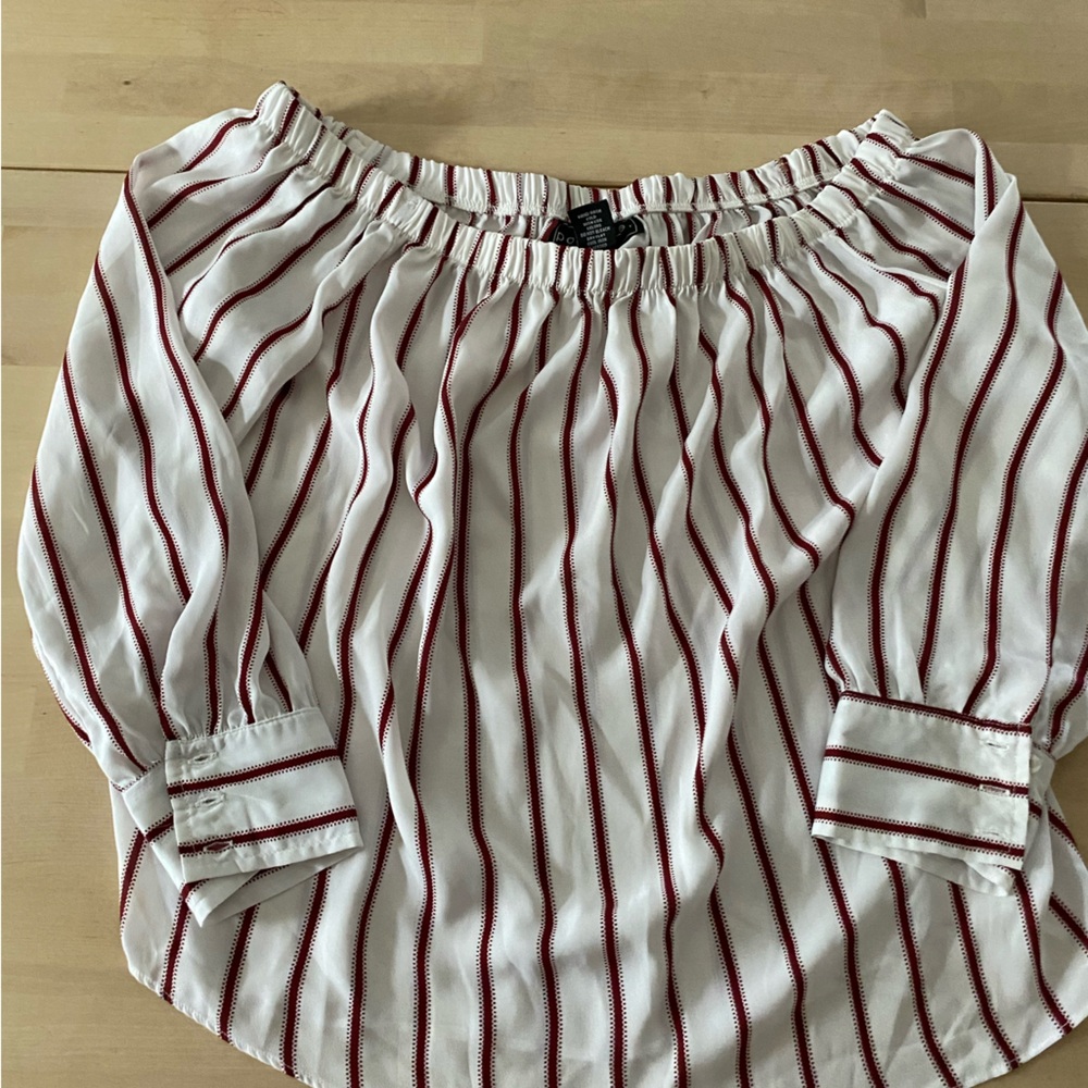 Off the shoulder long sleeve shirt